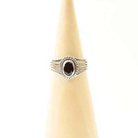 Zilveren Dakini Ring Mt. 6/52 met Granaat uit Nepal - thumbnail