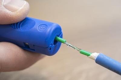 WEICON TOOLS No 5 + No 2 10039677 Striptang Incl. kabelontmanteling 0.2 tot 6.0 mm² WEICON TOOLS No 5 + No 2 10039677 Striptang Incl. kabelontmanteling 0.2 tot 6.0 mm²