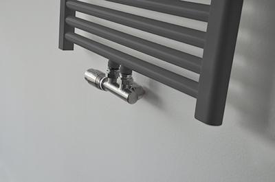 Onderblok Radiatoraansluitset Wiesbaden 16x2,0 +15 Knel Haaks Links Aansluiting Geborsteld Staal (RVS Look) Onderblok Radiatoraansluitset Wiesbaden 16x2,0 +15 Knel Haaks Links Aansluiting Geborsteld Staal (RVS Look)