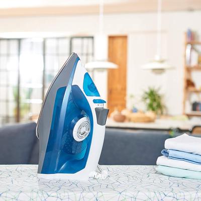 Strijkijzer Black+Decker BXIR2200E