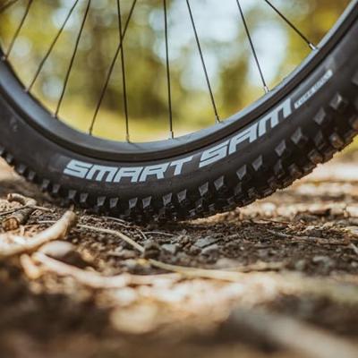 SCHWALBE buitenband smart sam performance 27.5 x 2.35" / 60-584mm zwart
