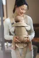 Geweven babydrager Mini BABYBJÖRN beige - thumbnail