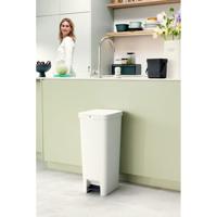 Brabantia stepup pedaalemmer 40 liter light grey - thumbnail