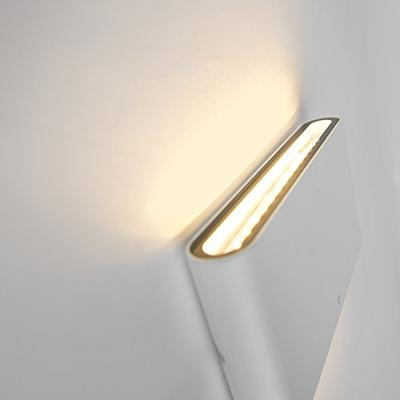 QAZQA Moderne buiten wandlamp wit 17,5 cm incl. LED IP65 - Batt