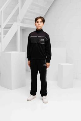 Kenzo Trainingspak Kids Zwart - Maat 11/12 jaar - Kleur: Zwart | Soccerfanshop Kenzo Trainingspak Kids Zwart - Maat 11/12 jaar - Kleur: Zwart | Soccerfanshop