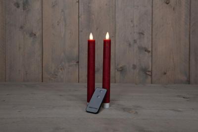 2PCS BORDEAUX RUSTIEK WAX DINER KAARS 23CM BEW. VLAM MET AFSTANDS BEDIENING 2XAA - Annas collection