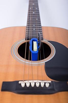 MusicNomad MN300 The Soundhole Humitar Acoustic Guitar Humidifier bevochtiger voor akoestische gitaar