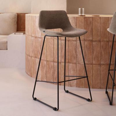 Kave Home Zahara barkruk H65 Bruin