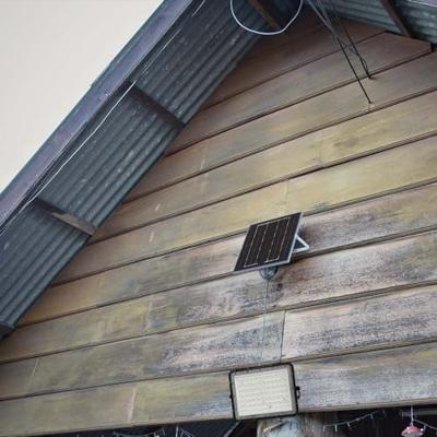 V-TAC VT-120W 7826 LED-schijnwerper, Zonne-energiemodule 15 W Neutraalwit Zwart