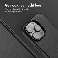 Accezz MagSafe Leather Backcover voor iPhone 16 Pro Telefoonhoesje Zwart - thumbnail