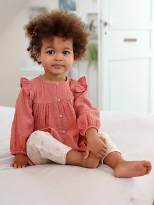 Babyblouse van katoengaas met ruches oudroze