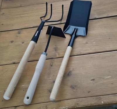 Centi Tuingereedschap 3 delige set met Plantschep - Handcultivator - Schoffel Centi Tuingereedschap 3 delige set met Plantschep - Handcultivator - Schoffel
