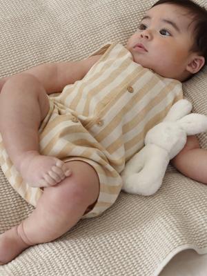 Mouwloos babypakje voor jongens geel