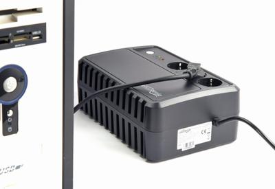 Noodstroomvoeding met AVR, 600 VA Noodstroomvoeding met AVR, 600 VA
