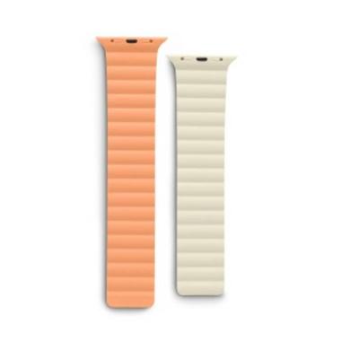 Hama Fantastic Feel Magneet-Polsband voor Apple Watch 38/40/41 mm Oranje/Beige Hama Fantastic Feel Magneet-Polsband voor Apple Watch 38/40/41 mm Oranje/Beige