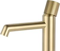 Ben Engraved Line verhoogde wastafelkraan Geborsteld messing - thumbnail