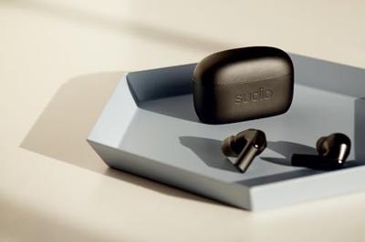 Sudio E3 zwart, draadloze oordopjes met Bluetooth 5.3, hybride ANC, microfoon, AAC-codec, 30 uur speeltijd, draadloos opladen en USB Type-C opladen, IPX4 spatwaterdicht