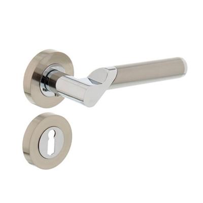 Intersteel Deurkruk Casper op rozet met sleutelrozetten - chroom/nikkel mat Intersteel Deurkruk Casper op rozet met sleutelrozetten - chroom/nikkel mat