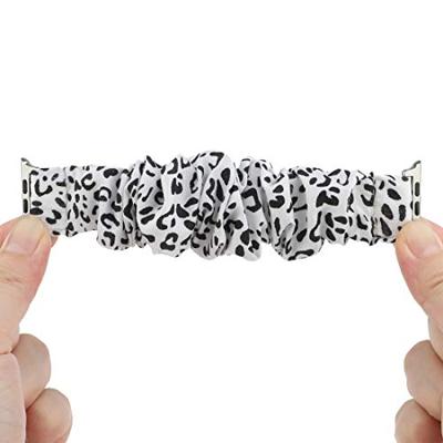 Elastisch scrunchie nylon bandje - Wit / zwart - Geschikt voor Apple Watch 44mm / 45mm / 46mm / 49mm