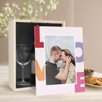 Wijnpakket met glas - Maison de la Surprise Merlot (Bedrukte deksel) - thumbnail
