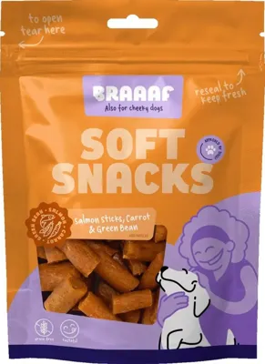 Braaaf Soft Snack Zalmstick met wortel en sperzieboon