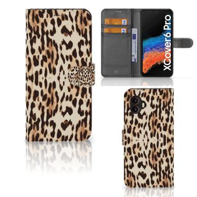 Samsung Galaxy Xcover 6 Pro | Telefoonhoesje | Met pasjeshouder | Leopard Samsung Galaxy Xcover 6 Pro | Telefoonhoesje | Met pasjeshouder | Leopard