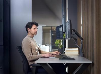 One For All Design Dual black Monitor-tafelbeugel 33 cm (13) - 81,3 cm (32) Zwart In hoogte verstelbaar, Kantelbaar en roteerbaar, Zwenkbaar One For All Design Dual black Monitor-tafelbeugel 33 cm (13) - 81,3 cm (32) Zwart In hoogte verstelbaar, Kantelbaar en roteerbaar, Zwenkbaar