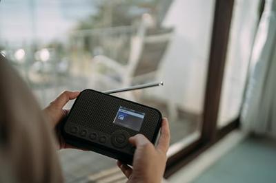 Sangean WFR-39 Zakradio met internetradio Internet, DAB, VHF (FM) Internetradio, FM, WiFi Spotify, Wekfunctie, Oplaadbaar Grijs, Zwart Sangean WFR-39 Zakradio met internetradio Internet, DAB, VHF (FM) Internetradio, FM, WiFi Spotify, Wekfunctie, Oplaadbaar Grijs, Zwart