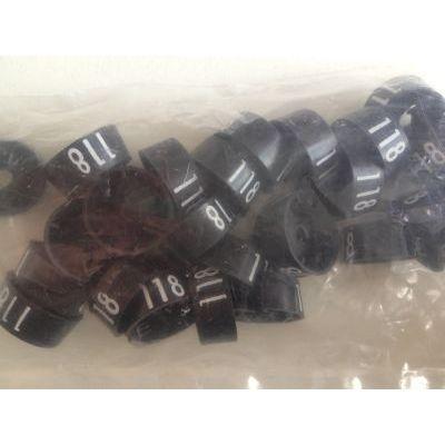 MB zwart/wit 118 voor op kledinghanger