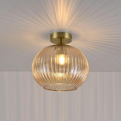 Plafondlamp Globo ambra - E27-fitting - Bol van geribbeld amberkleurig glas - Vulkaanvormige gouden drager - IP20 voor binnen