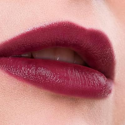 Natural lipstick mat very berry