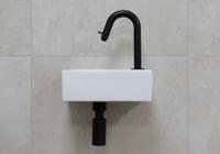 Mueller Rhea XXS fonteinset glans wit met zwart gebogen fonteinkraan rechts - thumbnail