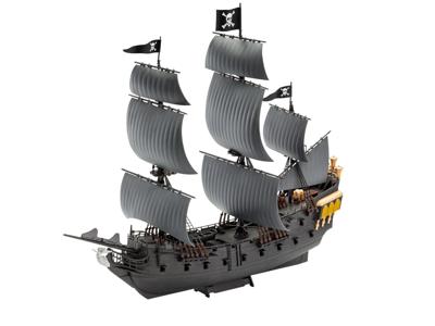 Revell 1/150 Black Pearl