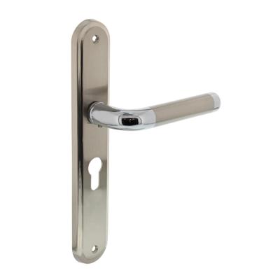 Intersteel Deurkruk Agatha op langschild profielcilinder 55mm - chroom/nikkel mat