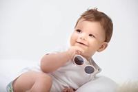 BEABA-zonnebril voor baby's van 0 tot 9 maanden oud roze - thumbnail