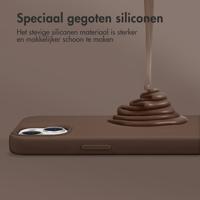 Accezz Liquid Silicone Backcover met MagSafe voor Apple iPhone 15 Pro Telefoonhoesje Bruin - thumbnail