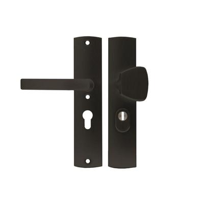 AXA AXA Curve Plus veiligheidsbeslag voordeur gebogen schild S-knop/Blok-kruk PC55 met kerntrekbeveiliging SKG3 - aluminium/zwart AXA AXA Curve Plus veiligheidsbeslag voordeur gebogen schild S-knop/Blok-kruk PC55 met kerntrekbeveiliging SKG3 - aluminium/zwart