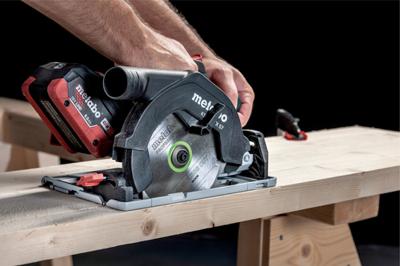 Metabo KS 18 LTX 57 Accu-cirkelzaag Zaagdiepte 90° (max.) 57 mm Zonder accu, Incl. parallelaanslag Metabo KS 18 LTX 57 Accu-cirkelzaag Zaagdiepte 90° (max.) 57 mm Zonder accu, Incl. parallelaanslag