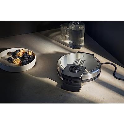 WMF Lono Wafelijzer Anti-aanbaklaag, Controlelampje, Inklapbaar Cromargan, Zwart WMF Lono Wafelijzer Anti-aanbaklaag, Controlelampje, Inklapbaar Cromargan, Zwart