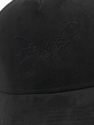 PEGADOR / trucker cap Cursive Suede in zwart PEGADOR / trucker cap Cursive Suede in zwart