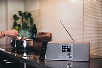 Lenco DIR-200 Digitale internetradio, wifi, met DAB/DAB+ en FM-tuner, radiowekker (7 cm TFT-kleurendisplay, 2 wektijden, AUX-ingang, line-uitgang, afstandsbediening), zwart - thumbnail
