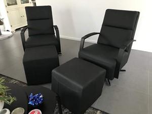 Set van 2 leren draaifauteuils met stervoet - met hockers - bruin leer - Echt leer, Industrieel, ontdek de vele Leersoorten en Kleuren bij ShopX Set van 2 leren draaifauteuils met stervoet - met hockers - bruin leer - Echt leer, Industrieel, ontdek de vele Leersoorten en Kleuren bij ShopX