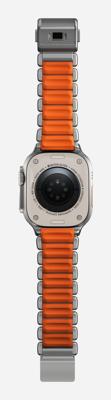 Nomad Stratos Titanium Strap Apple Watch 44mm / 45mm / 46mm / 49mm Naturel/Ultra Orange