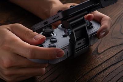 8Bitdo Mobile Gaming Clip for SN30 Pro 8Bitdo Mobile Gaming Clip for SN30 Pro