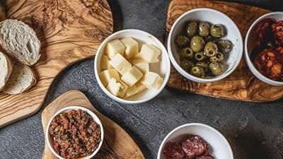 Cookinglife Serveerplank Tunea - Olijfhout - met schors - 33 x 15 cm