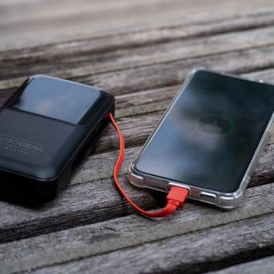 MOJOGEAR XL All-in-1 Powerbank 20.000 mAh met ingebouwde Lightning en USB-C kabels - thumbnail