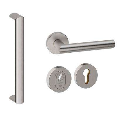 Hardbrass Voordeurset rond 3-delig met greep Moskou SKG3 met kerntrekbeveiliging - RVS Hardbrass Voordeurset rond 3-delig met greep Moskou SKG3 met kerntrekbeveiliging - RVS