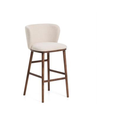 Kave Home Ciselia barkruk H75 chenille Beige poot donker hout Kave Home Ciselia barkruk H75 chenille Beige poot donker hout