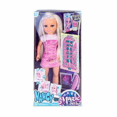 Famosa Nancy pop magic styles glow in the dark 42 cm groot Famosa Nancy pop magic styles glow in the dark 42 cm groot