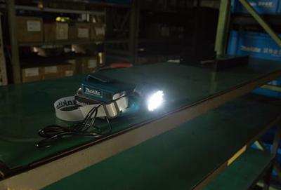 Makita DEBDML800 Hoofdlamp LED 2000lx 14,4V / 18V